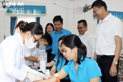 Ngành giáo dục Nghệ An triển khai chương trình 'Sức khỏe của bạn - Hạnh phúc của chúng tôi'