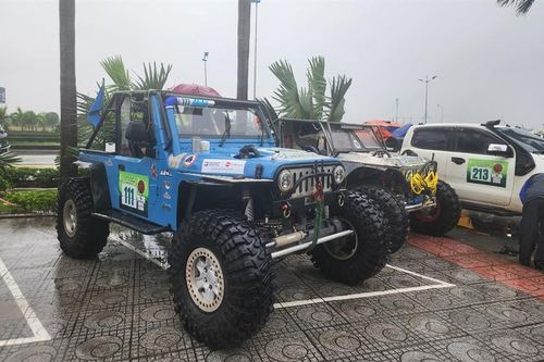 30 tay đua dự Giải Đua xe ôtô địa hình Quốc tế RFC Việt Nam-Quảng Bình