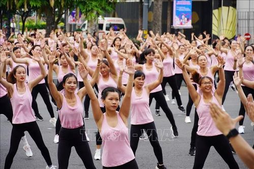 Trên 700 phụ nữ cùng đồng diễn Aerobic ở Thành phố Hồ Chí Minh