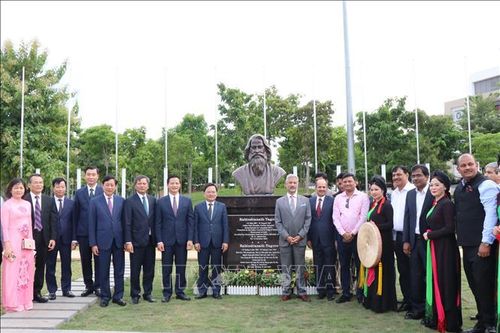 Lễ khánh thành tượng danh nhân RabinDranath Tagore tại Bắc Ninh