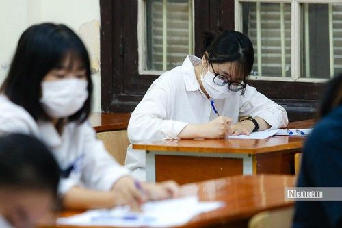 Bản tin 15/10: Một trường đại học yêu cầu tất cả sinh viên ra trường phải có chứng chỉ IELTS