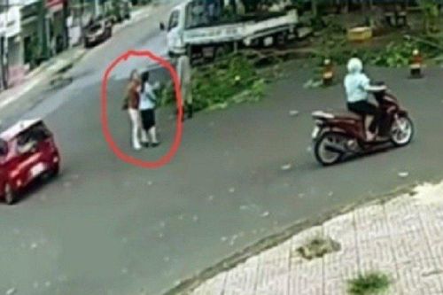 Xử phạt người phụ nữ tát nhân viên môi trường giữa phố