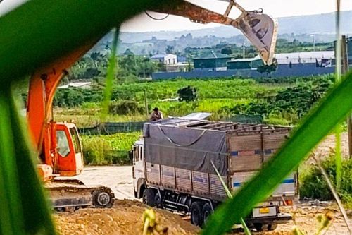 Lâm Đồng: Yêu cầu điều tra, xác minh vụ khai thác cao lanh trái phép