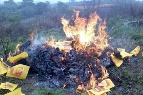 Sau khi một người chết, có 4 loại xá lợi không được đốt, nếu không thì gia tài sẽ hao hụt, có phải là mê tín không?