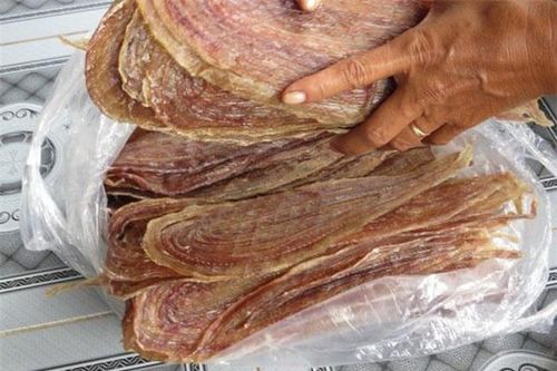 Con không chân ai gặp cũng sợ, khô của chúng lại là đặc sản nức tiếng 1 vùng, bán 500.000 đồng/kg