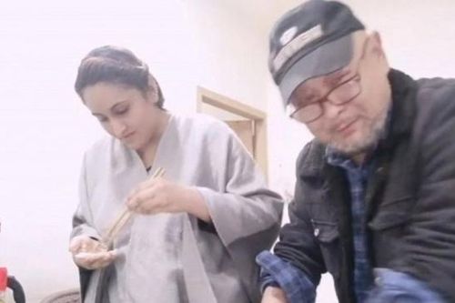 Ông chú U60 lấy vợ Tây kém 34 tuổi, buổi sáng mới gặp nhau đến chiều đã kết hôn