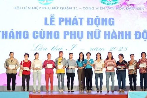 Trao hơn 1,3 tỷ đồng hỗ trợ chị em khởi nghiệp và hơn 70 phần quà cho trẻ mồ côi ở quận 11