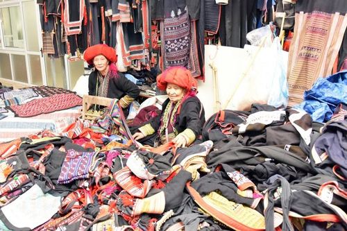 Chuyên gia kinh tế: Xây dựng chợ miền núi gắn với du lịch và lan tỏa văn hóa vùng miền