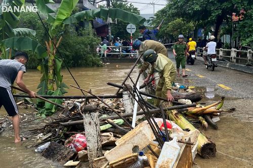 Ra quân tổng dọn vệ sinh môi trường, khơi thông thoát nước