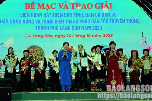 Đặc sắc Liên hoan các câu lạc bộ văn hóa văn nghệ và trình diễn trang phục dân tộc truyền thống thành phố Lạng Sơn