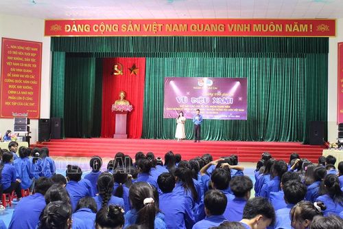 Giao lưu văn nghệ nhân ngày truyền thống Hội Liên hiệp Thanh niên Việt Nam