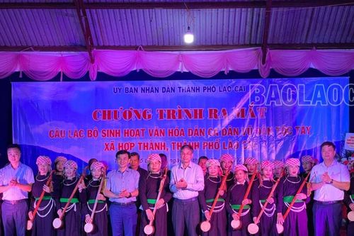 Ra mắt Câu lạc bộ văn hóa dân ca, dân vũ dân tộc Tày xã Hợp Thành