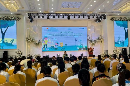 Lễ phát động 'Học sinh với lối sống xanh, phòng chống thiên tai, ứng phó với biến đổi khí hậu và bảo vệ môi trường'