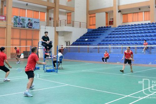 Giao lưu thể thao kỷ niệm Ngày truyền thống Văn phòng cấp ủy