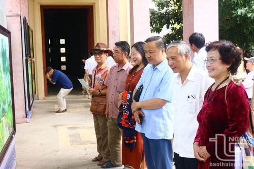 Triển lãm mỹ thuật 'Miền xa thẳm'