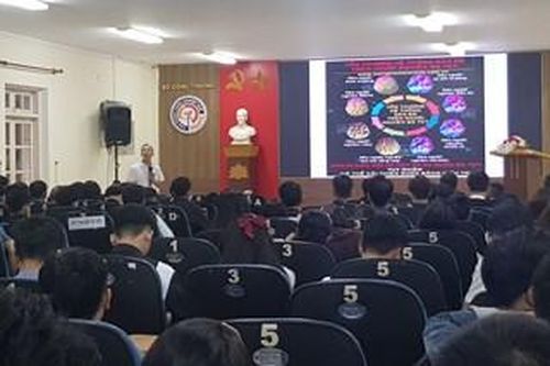 Truyền thông phòng, chống HIV cho 200 sinh viên Trường cao đẳng Công nghiệp