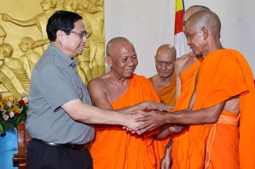 Trà Vinh: Thủ tướng Chính phủ thăm, chúc mừng lễ Sene Đôn-ta đến Hội Đoàn kết Sư sãi yêu nước tỉnh