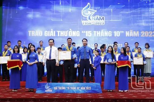 Giải thưởng '15 tháng 10': Vinh danh 82 cán bộ Hội Liên hiệp thanh niên Việt Nam xuất sắc