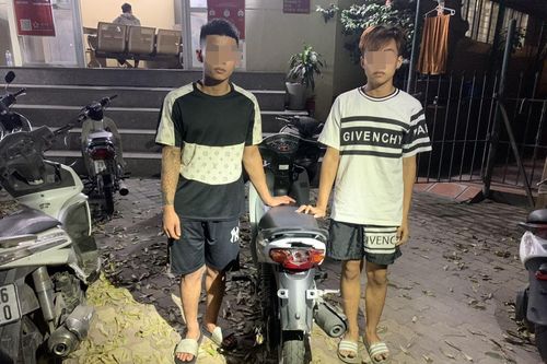 Kiểm tra hai thanh niên 'bốc đầu', lực lượng 141 phát hiện xe nghi tang vật