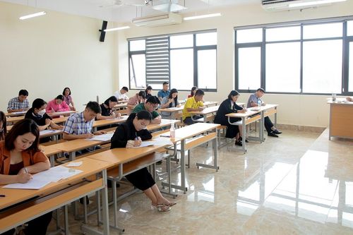 Gần 2.000 thí sinh dự thi tuyển sinh sau đại học vào ĐHQG Hà Nội