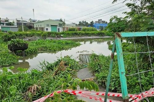 Bình Dương: Mưa lớn cuốn trôi 2 cây cầu dân sinh