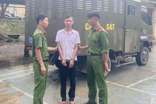 Sa lưới sau 15 năm trốn nã