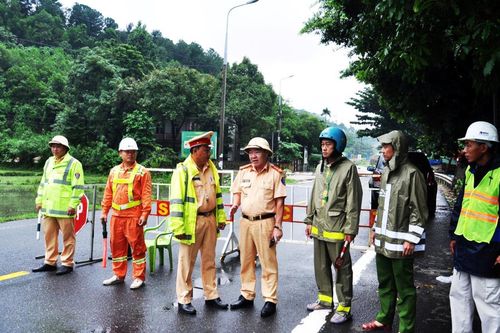 Giao thông qua đèo Hải Vân trở lại bình thường