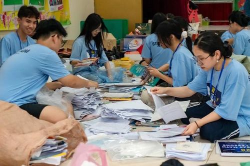'Striped Project': Các bạn trẻ hành động vì môi trường