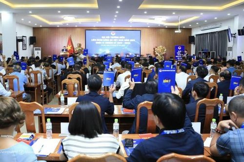 Quan tâm phát triển bóng đá phong trào