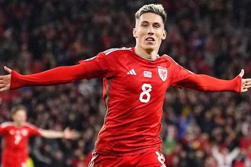 Xứ Wales lách qua khe cửa hẹp, nhưng nhiệm vụ còn lâu mới hoàn thành