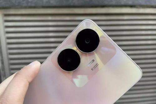 Lịm tim 'siêu phẩm' iphone sắc hồng cực hút mắt tặng phái nữ dịp 20/10