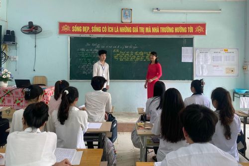 Làm hấp dẫn bài giảng lịch sử bằng hình ảnh