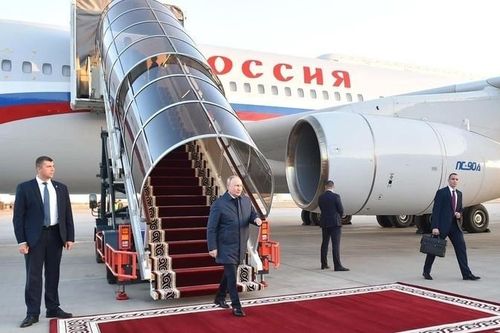 Ảnh ấn tượng (9-15/10): Tổng thống Nga có hành động hiếm hoi kể từ xung đột Ukraine, chiến sự Israel-Hamas, Moscow bác đơn kháng cáo của nhà báo Mỹ