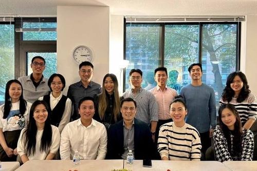 Đại sứ Đặng Hoàng Giang gặp gỡ Hội Thanh niên sinh viên Việt Nam tại New York
