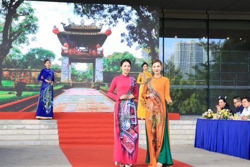 Nhiều hoạt động văn hóa, nghệ thuật đặc sắc tại Lễ hội Áo dài Du lịch Hà Nội 2023