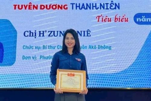 Nữ Bí thư chi đoàn truyền lửa tình yêu văn hóa truyền thống
