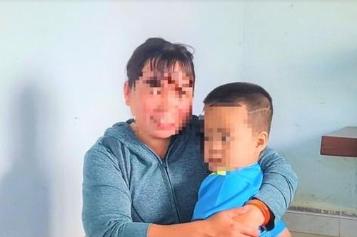 Thông báo đến 21 xã, phường, nhưng người thân bé trai bị bỏ rơi vẫn 'bặt vô âm tín'