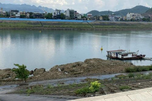 Hòa Bình: Phát hiện thi thể nam giới trên sông Đà