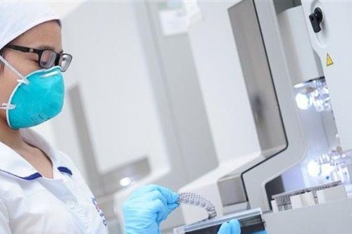 Từng qua đêm với tình cũ, nữ giám đốc lo lắng xét nghiệm ADN để tìm cha cho con