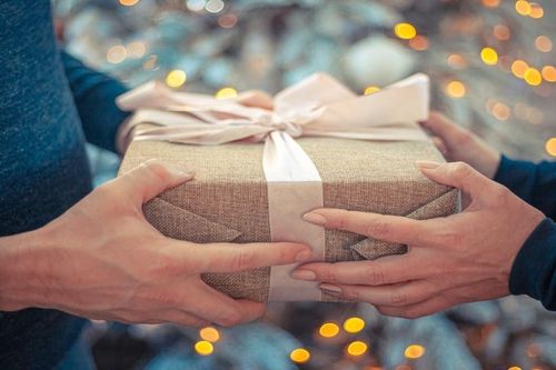 Gợi ý quà tặng 20/10 phù hợp, ý nghĩa dành cho bạn gái