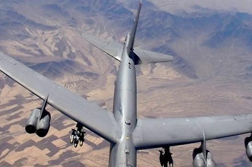 'Pháo đài bay' B-52 của Mỹ lần đầu tiên hạ cánh xuống bán đảo Triều Tiên