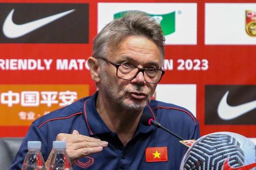 HLV Troussier dặn tuyển Việt Nam làm điều then chốt trước Hàn Quốc
