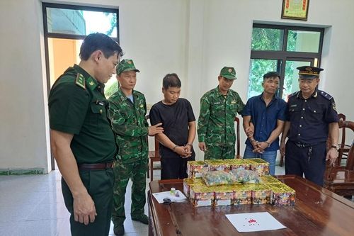 Phát hiện vụ vận chuyển ma túy và pháo nổ qua Cửa khẩu Cầu Treo