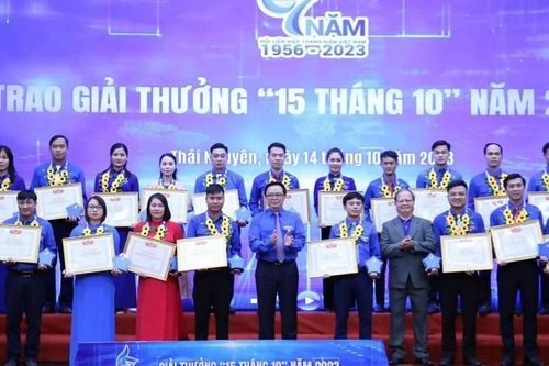 Chân dung 2 cán bộ Hội Liên hiệp Thanh niên Nghệ An đạt Giải thưởng '15 tháng 10' cấp Trung ương