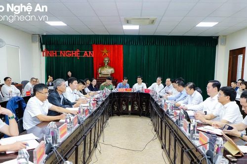 Chủ tịch UBND tỉnh Nguyễn Đức Trung chủ trì phiên tiếp công dân tháng 10