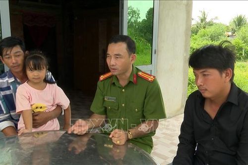 Nghĩa cử đẹp của Trưởng Công an xã