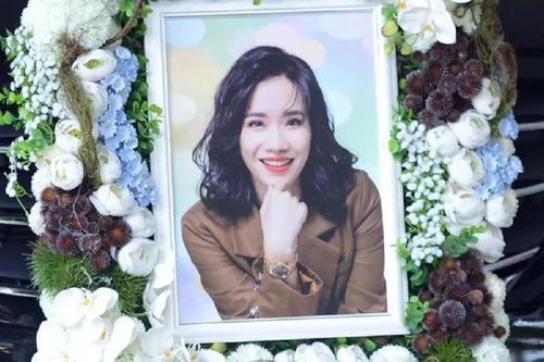 Nữ diễn viên xinh đẹp qua đời vì té trong lúc đang cho con tắm