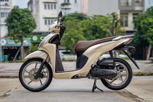 CLIP: Cận cảnh Honda Vision phiên bản cổ điển vừa lên kệ tại đại lý, giá hơn 37 triệu