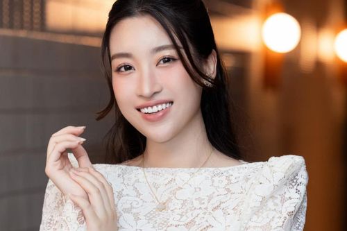 'Thoát vai' mẹ bỉm, Đỗ Mỹ Linh tự tin khoe visual ngày càng mặn mà trông thấy