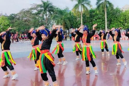 Quảng Ninh: 190.000 phụ nữ đồng diễn dân vũ